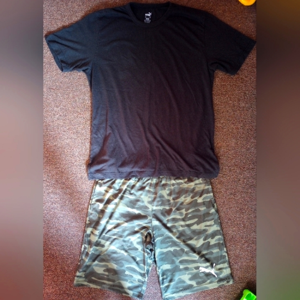 LIKE NEW Men's Puma Camo Shorts Set 🩳